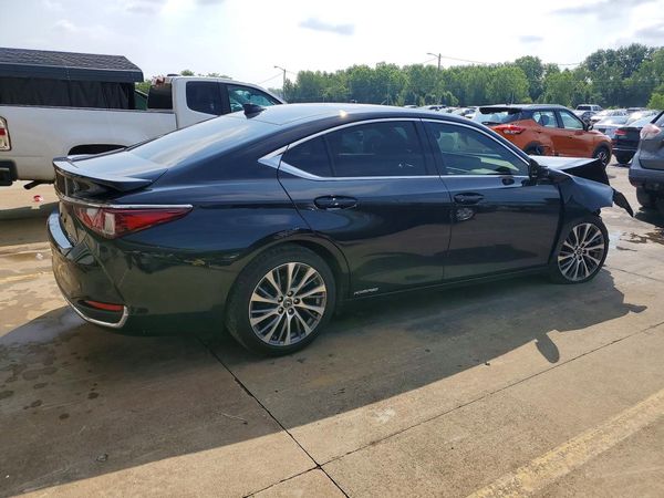 2019 LEXUS ES 300h