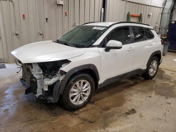 2022 TOYOTA COROLLA CROSS LE