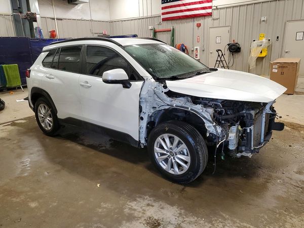 2022 TOYOTA COROLLA CROSS LE