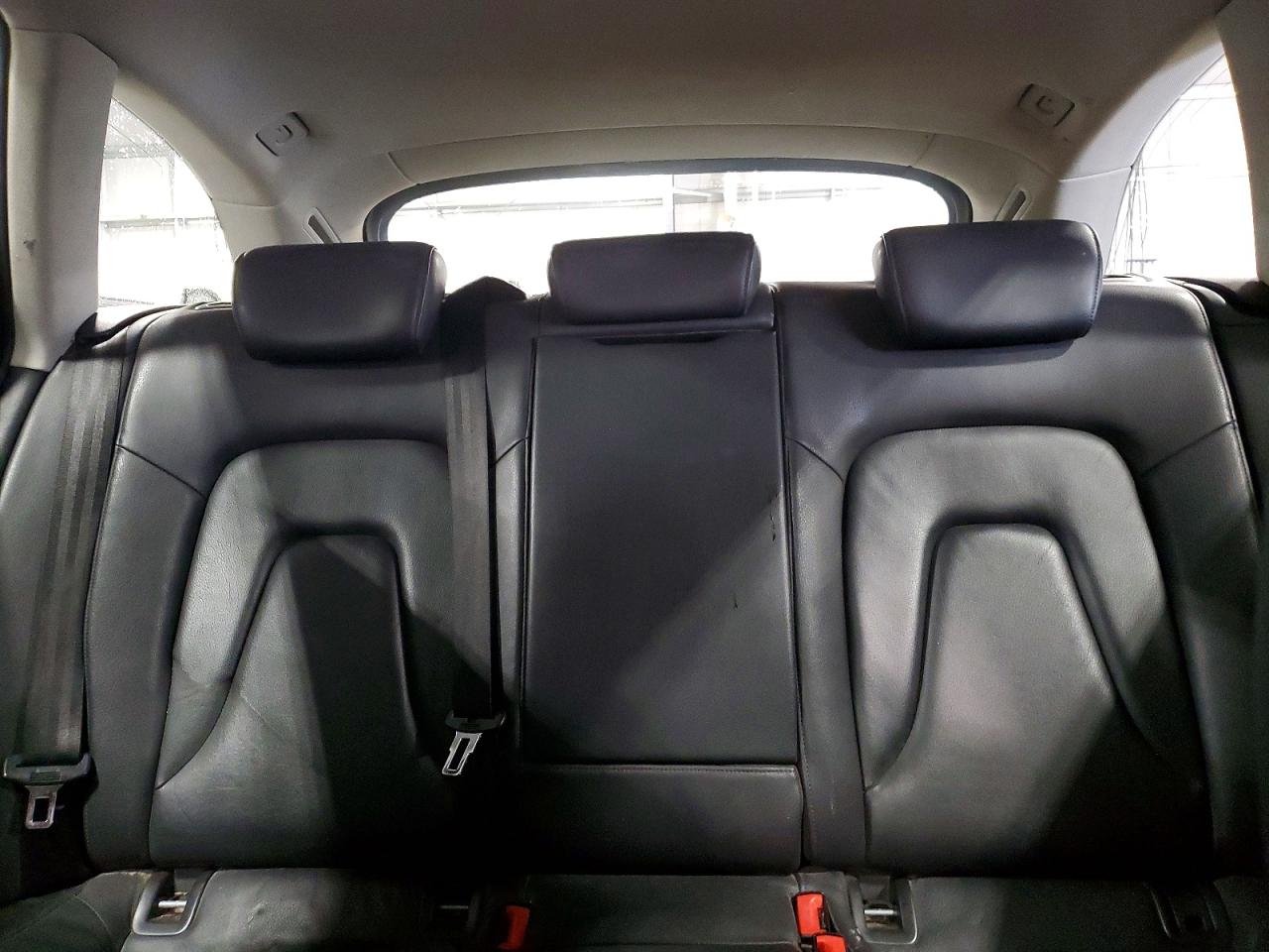 2010 AUDI A4 quattro Premium Plus
