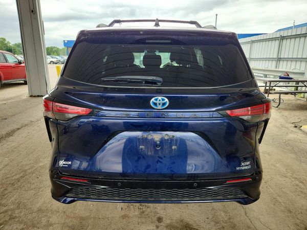 2021 TOYOTA SIENNA XSE Plus Package — DIRR