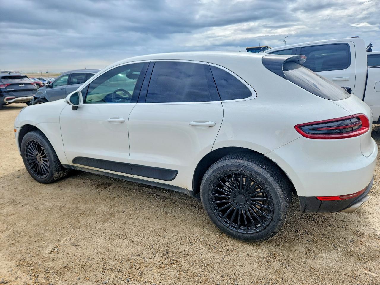 2015 PORSCHE MACAN