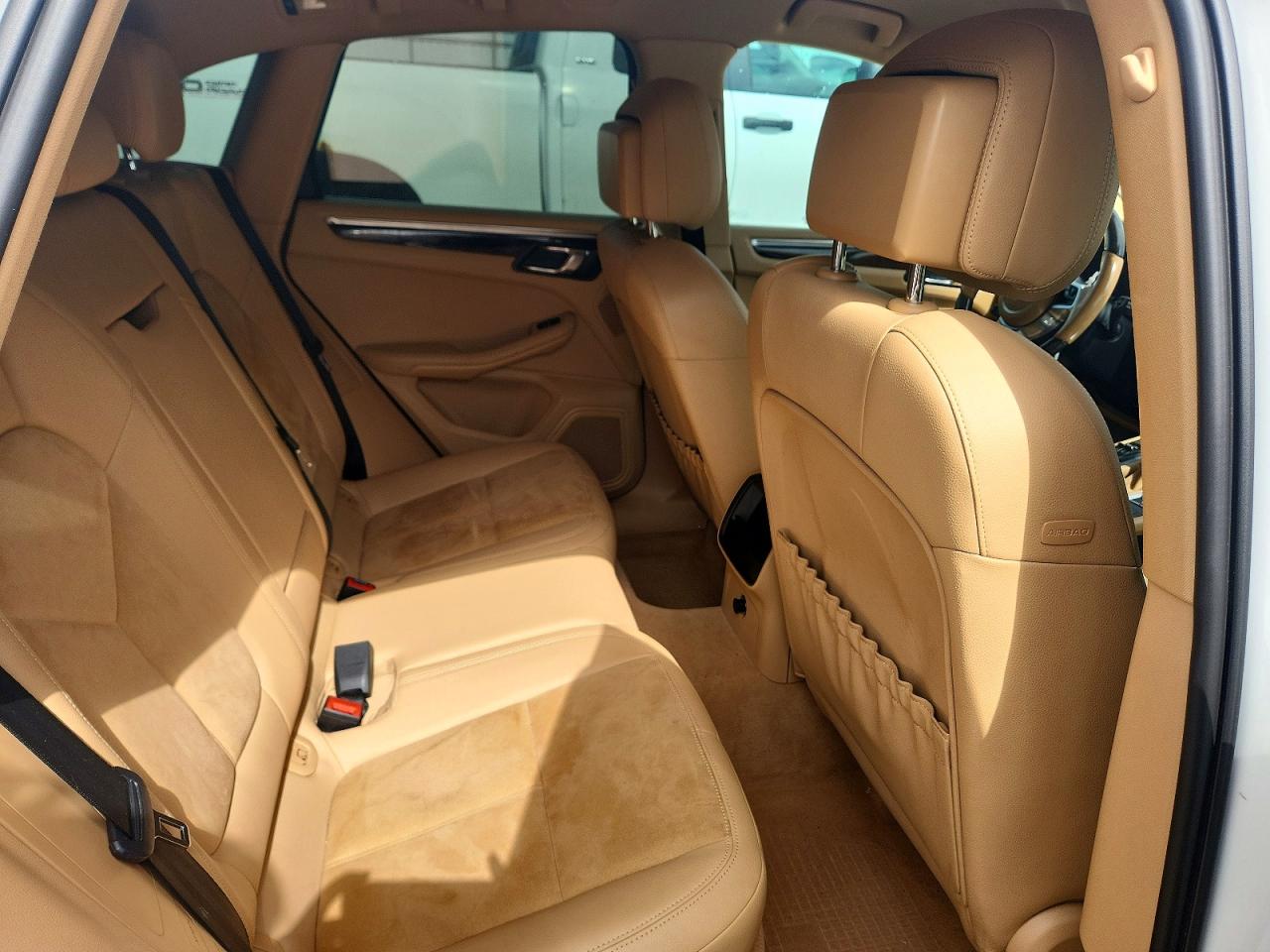 2015 PORSCHE MACAN