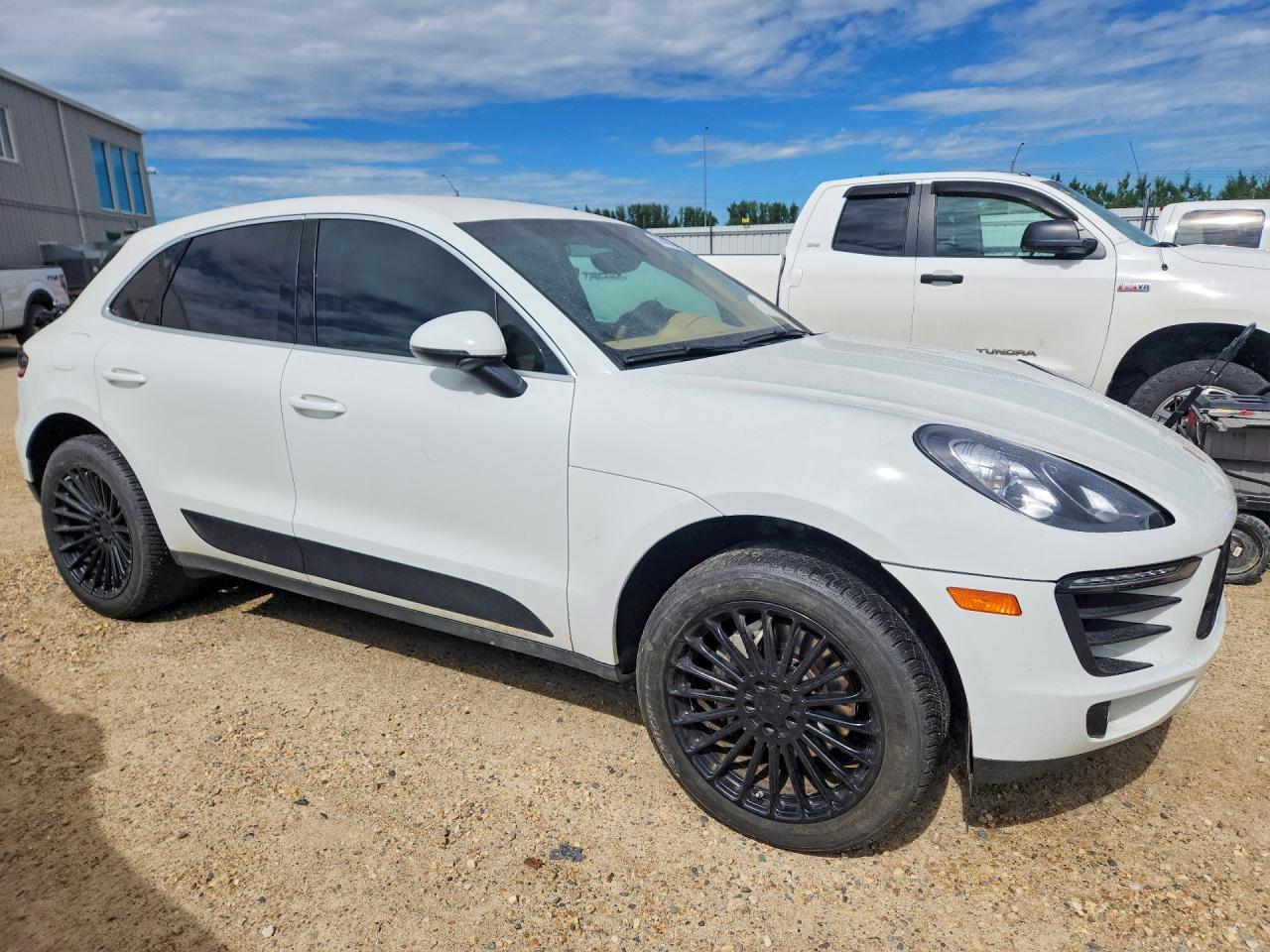 2015 PORSCHE MACAN