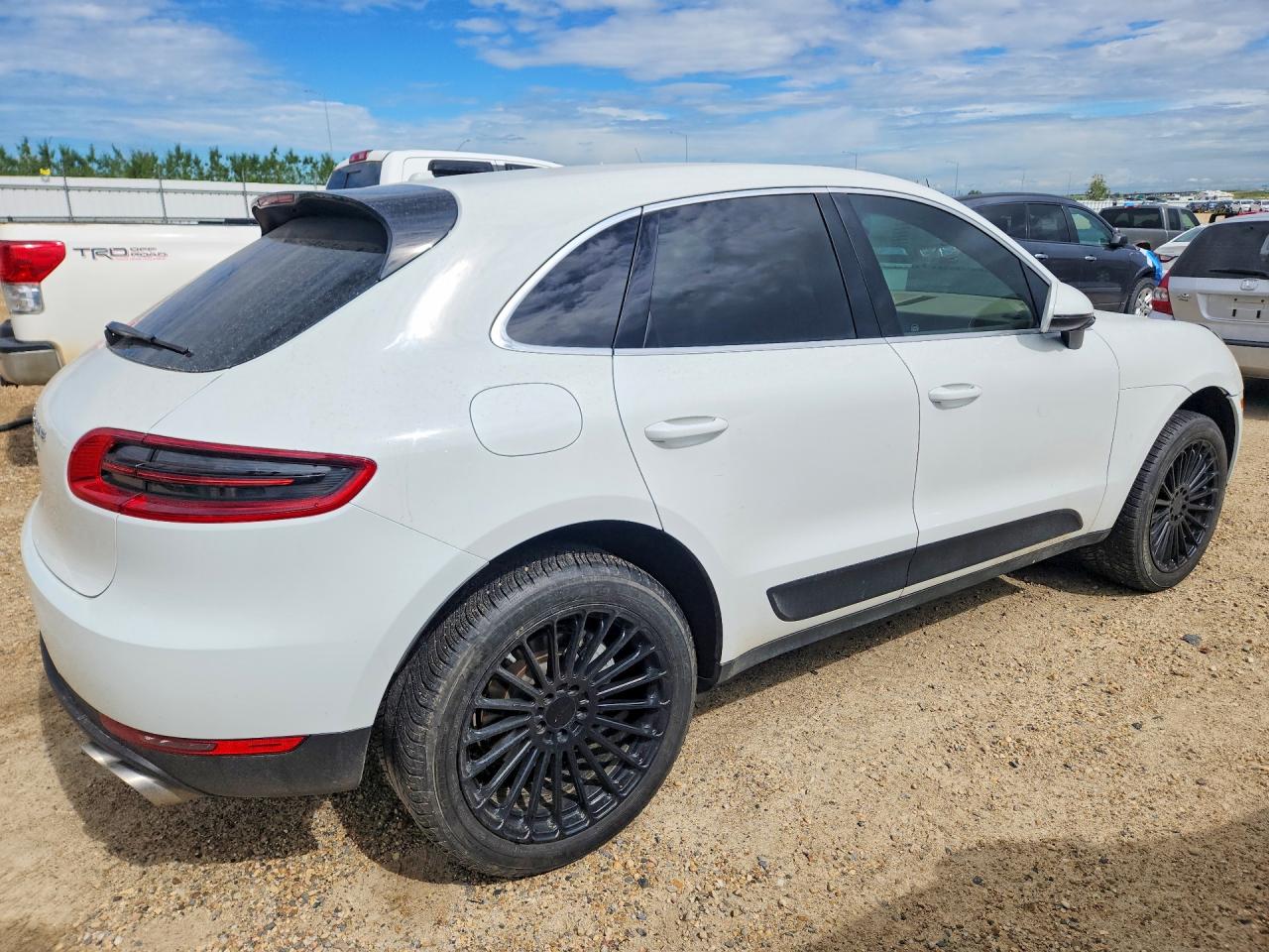 2015 PORSCHE MACAN