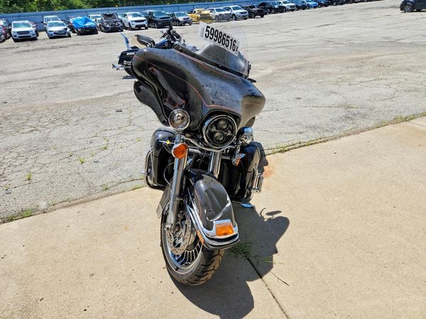 2013 HARLEY-DAVIDSON FLHTCU