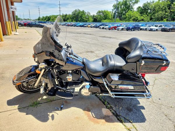 2013 HARLEY-DAVIDSON FLHTCU