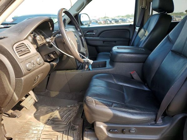 2014 CHEVROLET TAHOE LT — DENT