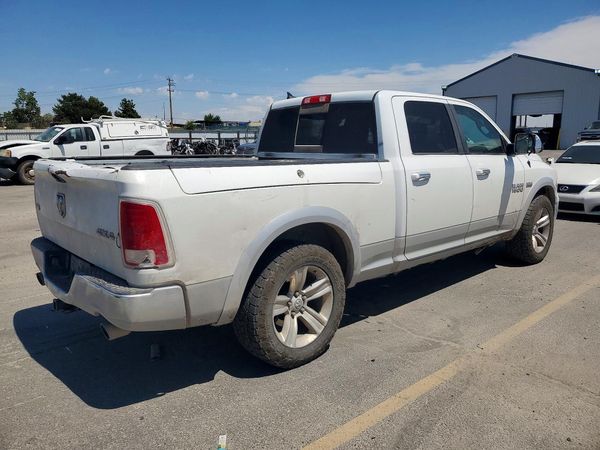 2017 RAM 1500 LARAMIE CREW CAB 4X4