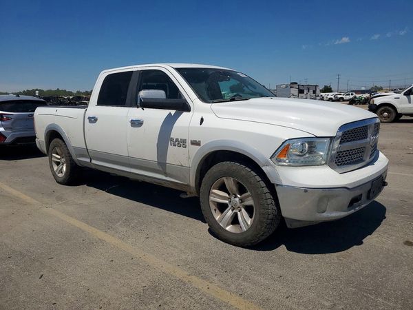 2017 RAM 1500 LARAMIE CREW CAB 4X4
