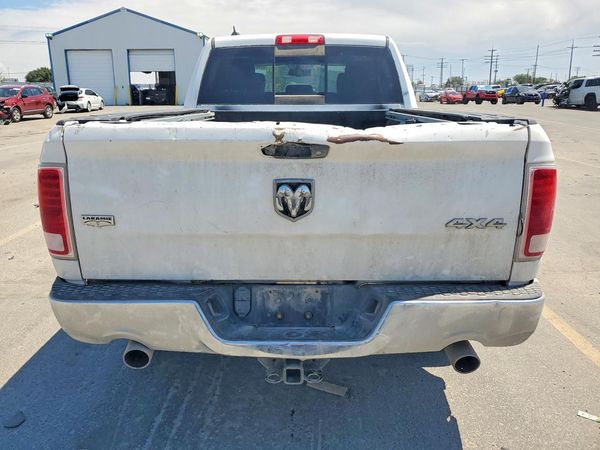 2017 RAM 1500 LARAMIE CREW CAB 4X4