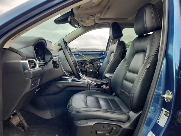 2022 MAZDA CX-5 Premium Package