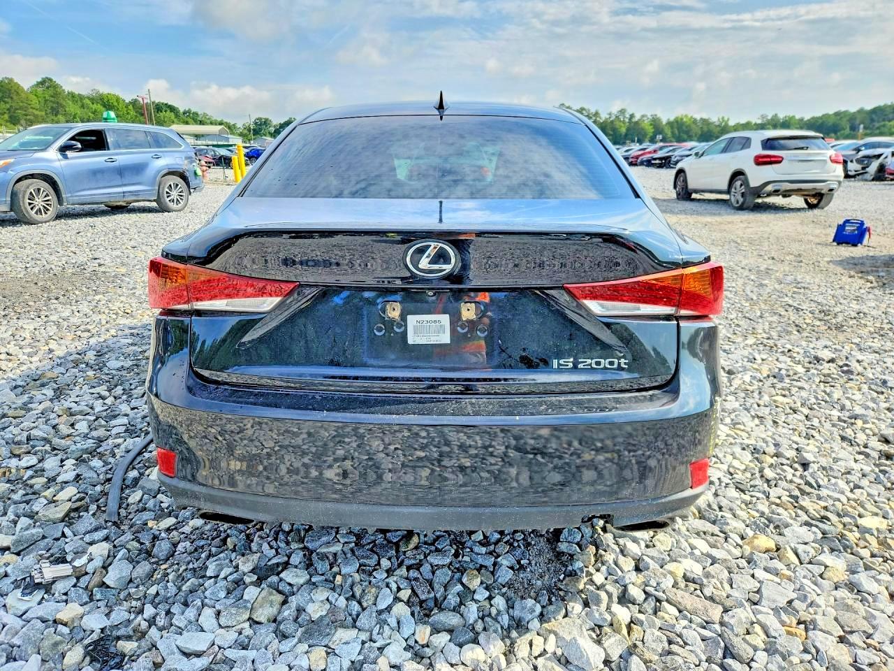 2017 LEXUS IS 200t