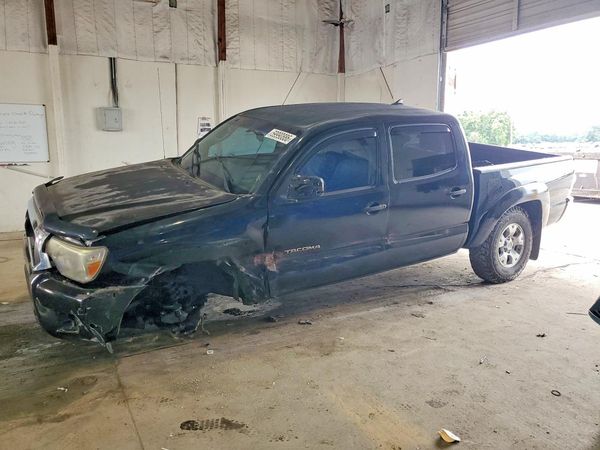 2015 TOYOTA TACOMA Delux Grade