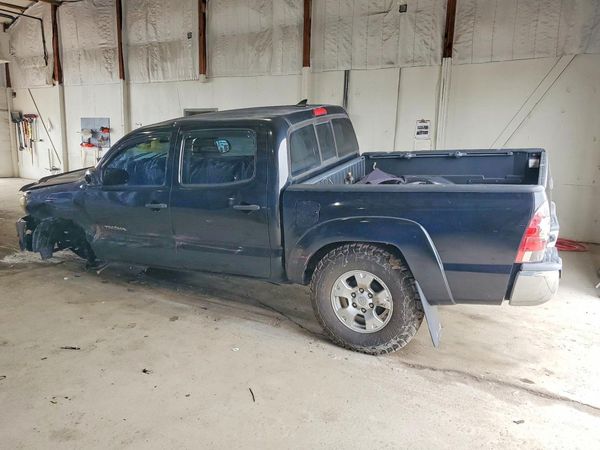2015 TOYOTA TACOMA Delux Grade
