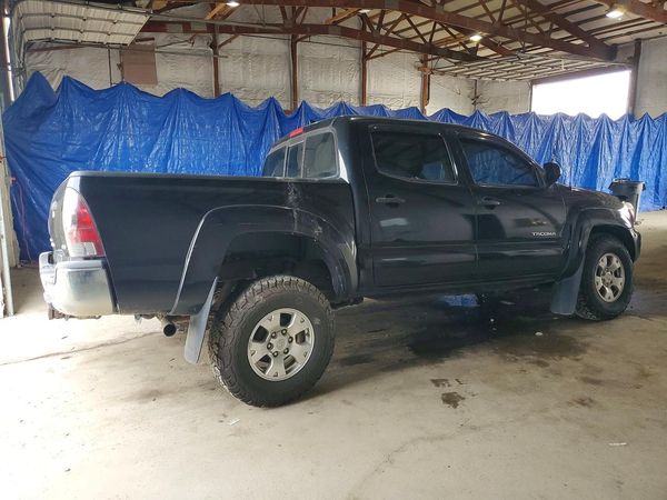 2015 TOYOTA TACOMA Delux Grade