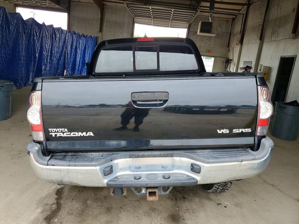 2015 TOYOTA TACOMA Delux Grade