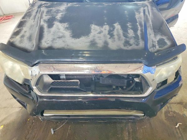 2015 TOYOTA TACOMA Delux Grade