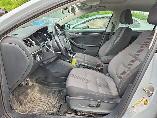 2017 VOLKSWAGEN JETTA SE