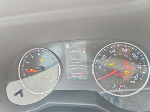 2021 TOYOTA RAV4 XLE