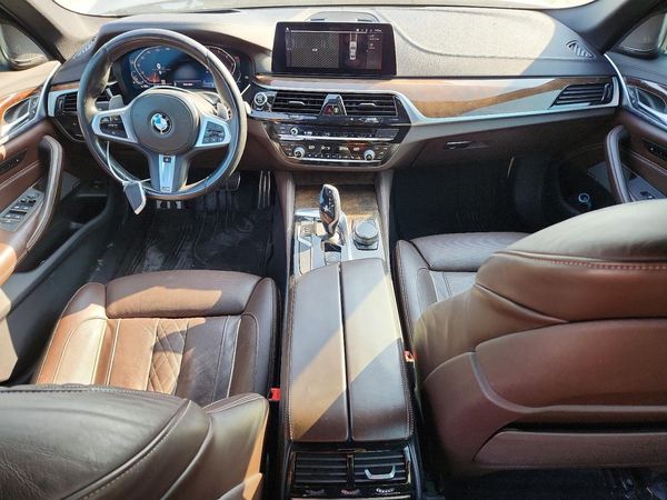 2020 BMW 530