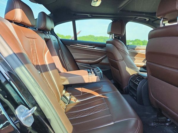 2020 BMW 530