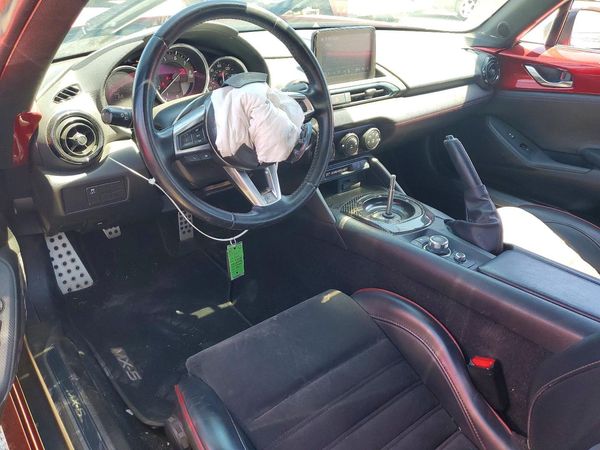 2019 MAZDA MX-5 MIATA Club (Soft Top)