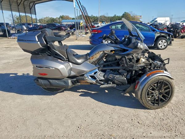 2017 CAN-AM SPYDER ROA