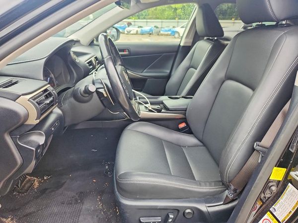 2017 LEXUS IS 200t