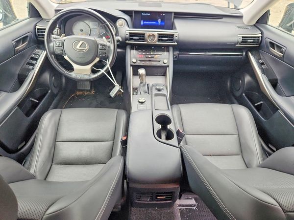 2017 LEXUS IS 200t
