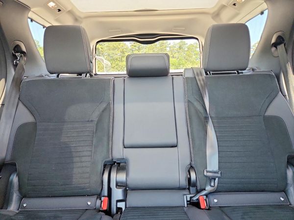 2024 LAND ROVER DISCOVERY P300 S