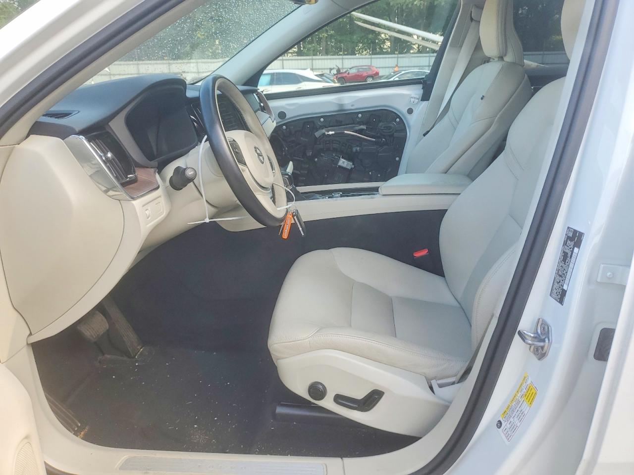 2021 VOLVO XC60