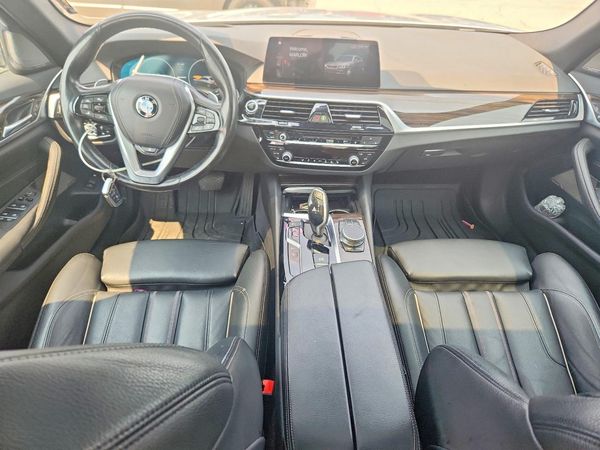 2019 BMW 530XE xDrive