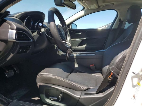 2019 JAGUAR XE