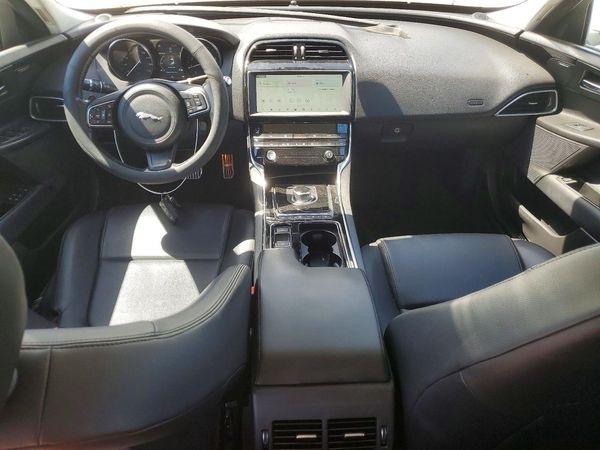 2019 JAGUAR XE