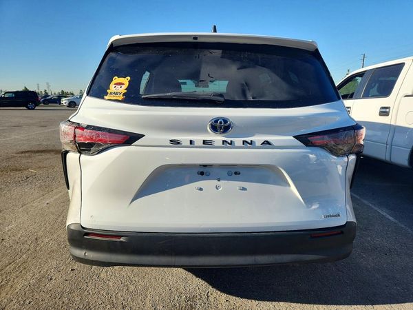 2023 TOYOTA SIENNA LE