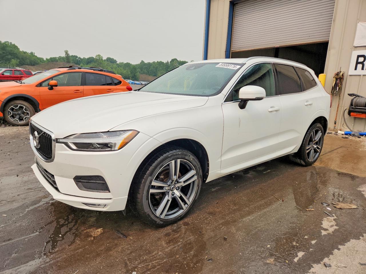 2021 VOLVO XC60 Momentum