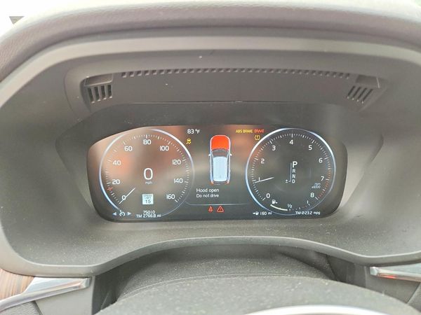 2021 VOLVO XC60 Momentum
