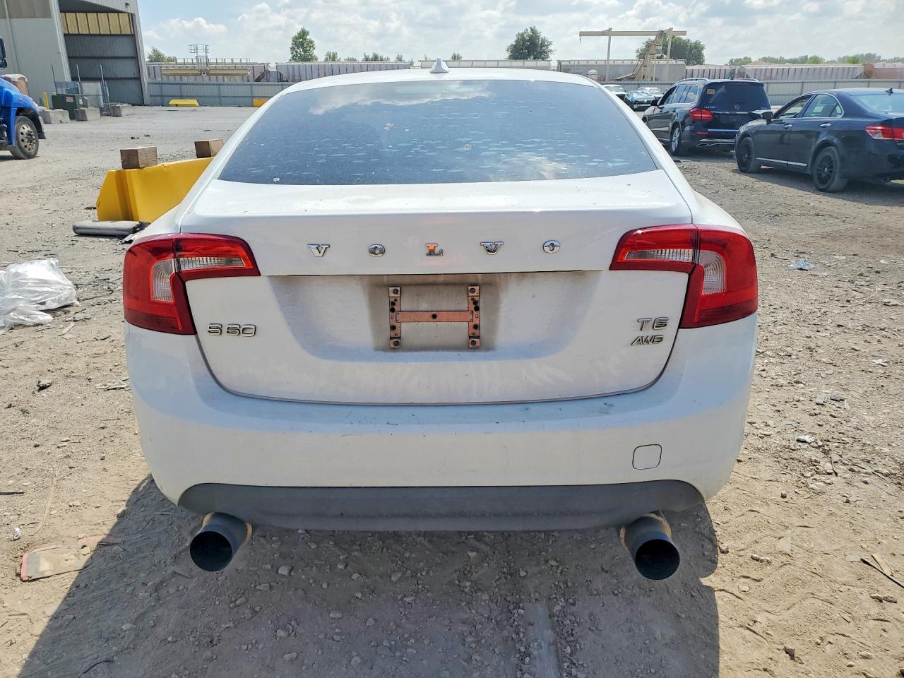 2011 VOLVO S60