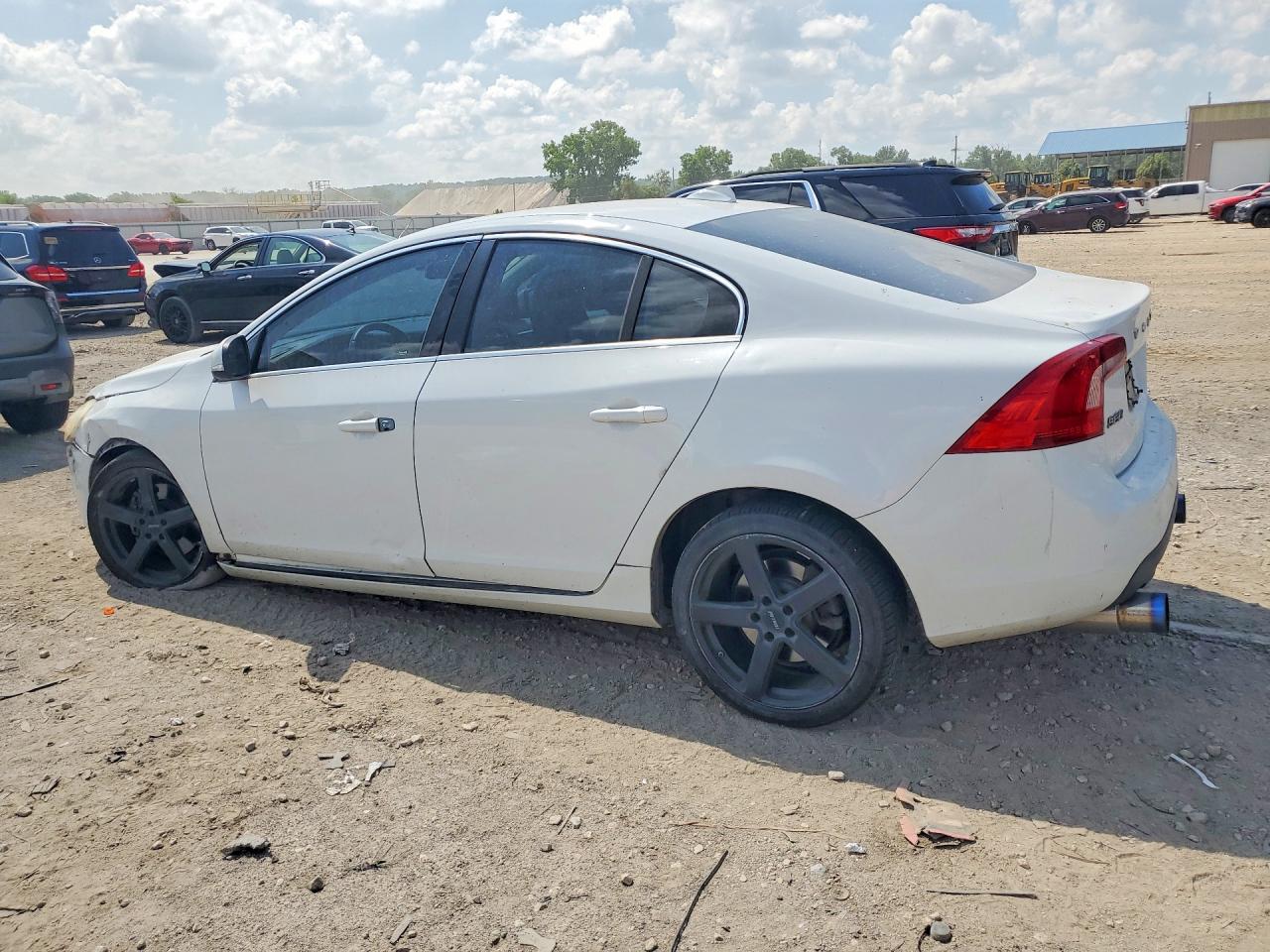 2011 VOLVO S60
