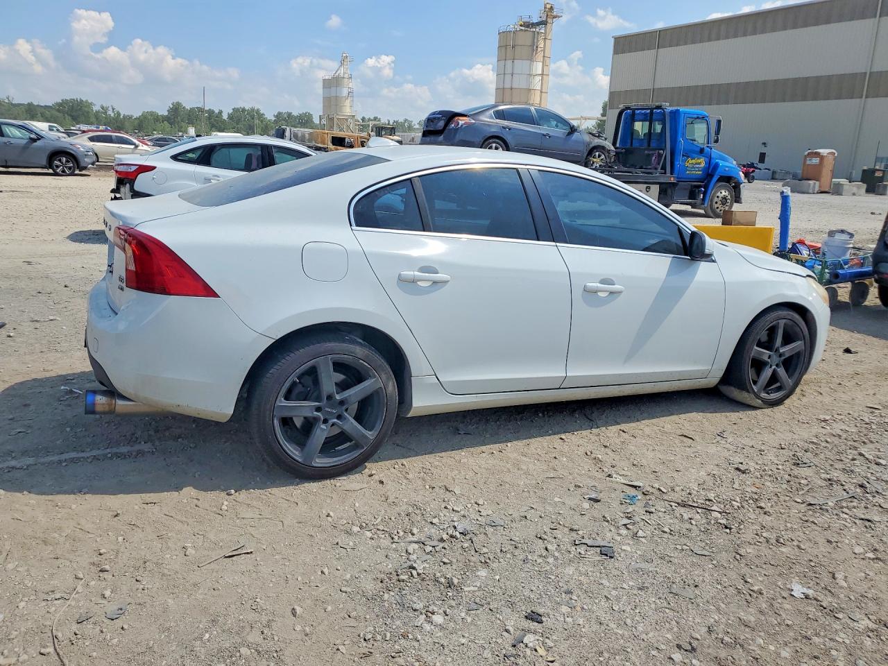 2011 VOLVO S60