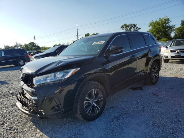 2019 TOYOTA HIGHLANDER LE