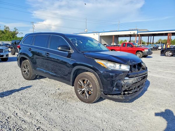2019 TOYOTA HIGHLANDER LE