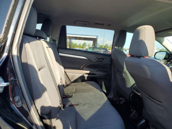 2019 TOYOTA HIGHLANDER LE