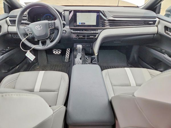 2025 TOYOTA CAMRY