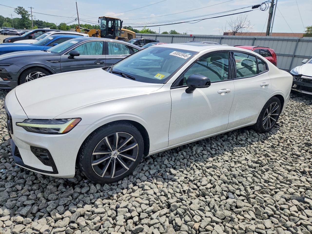 2021 VOLVO S60 R-design (Momentum)