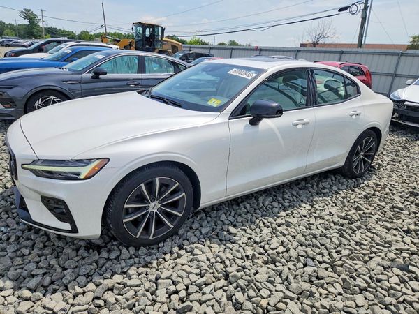 2021 VOLVO S60 R-design (Momentum)