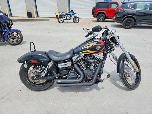 2015 HARLEY-DAVIDSON FXDWG
