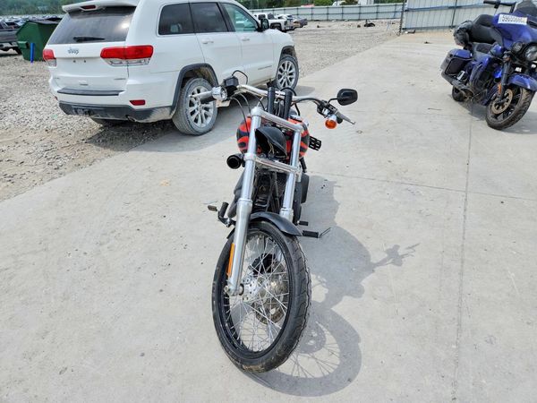 2015 HARLEY-DAVIDSON FXDWG