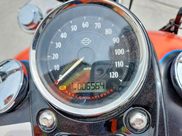 2015 HARLEY-DAVIDSON FXDWG